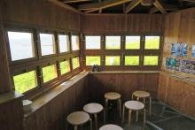 Inside the wildlife hide on Eilean Bàn